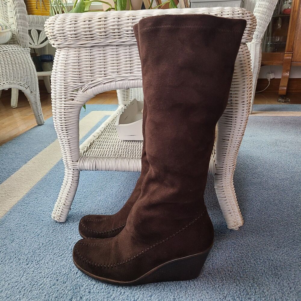 Aerosoles 2 Gathering Brown Stretch Faux Suede Tall Platform Wedge Boots Sz 8.5 - Picture 3 of 10